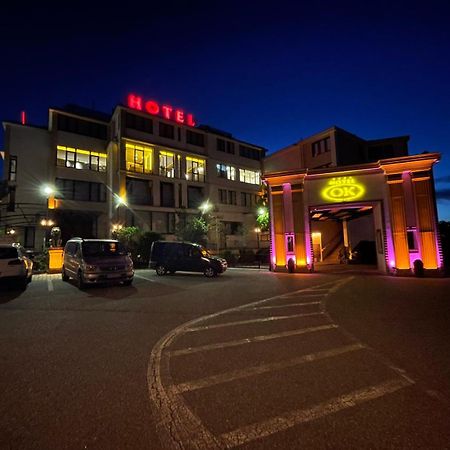 Hotel Ok プリズレン エクステリア 写真