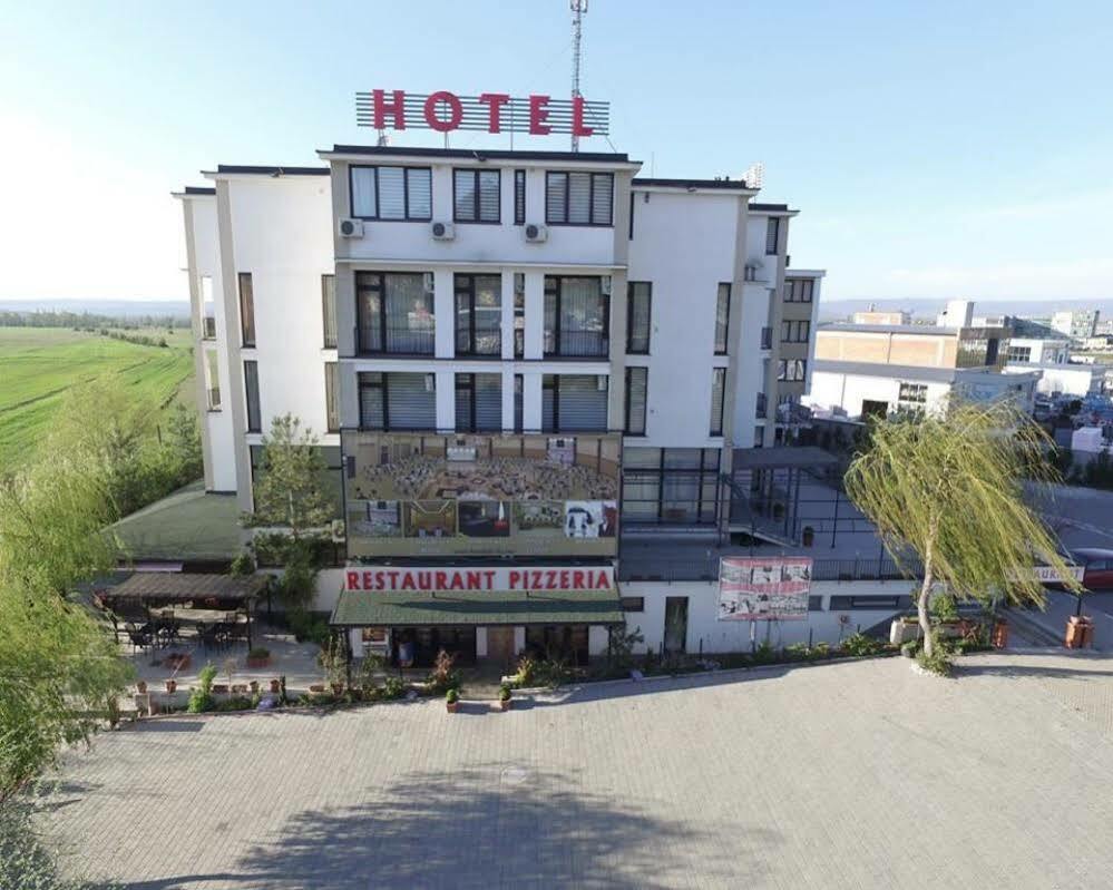 Hotel Ok プリズレン エクステリア 写真